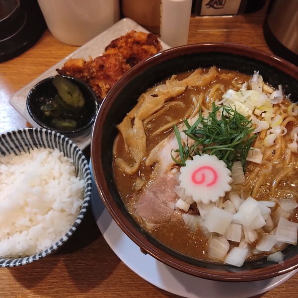 「和風カレー鶏そば950円、唐揚げセット350円」@中華そば 桐麺 総本店の写真