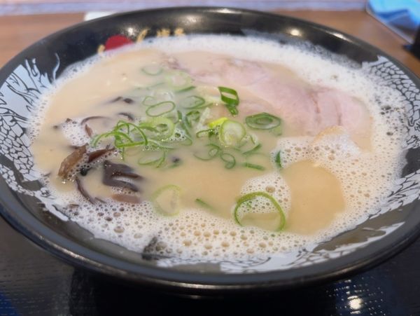 「博多豚骨ラーメン」@博多一幸舎 ららぽーと立川立飛店の写真