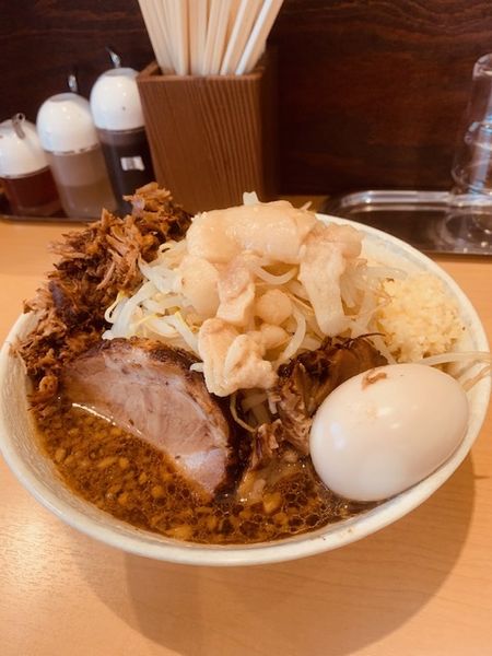 「豚ラーメン（ミニ）780円 クーポン味玉　ほぐれぶた100円」@阿佐谷らーめん酒房 萬の写真