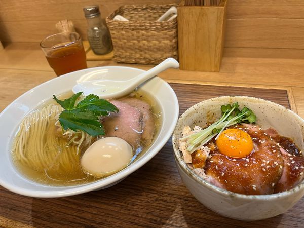 「白醤油特製中華　肉ご飯」@中華そば 心の写真