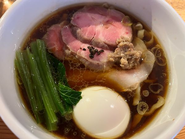 「地鶏と鴨と煮干しの重ね中華そば」@麺処 図鑑の写真