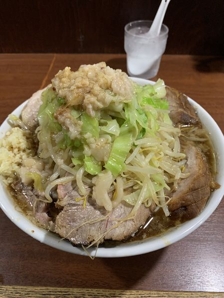 「ラーメン豚増し麺少なめ」@D麺の写真