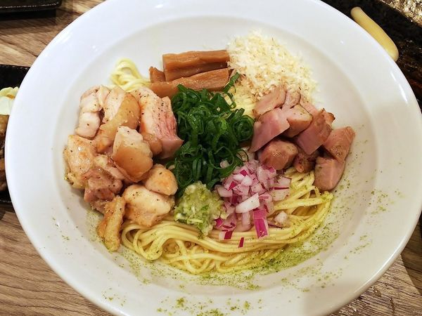 「【裏メニュー】地頭鶏まぜそば」@だれやめやの写真