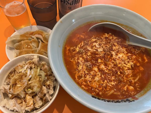 「瓶ビール タンタンメン中辛&よだれ鶏丼セット 味噌餃子」@元祖ニュータンタン麺本舗 向ヶ丘遊園店の写真