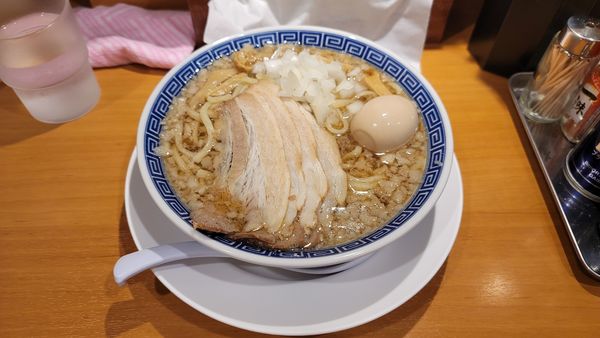 「背脂中華そば大盛」@新潟発祥ラーメン なおじ 上井草店の写真