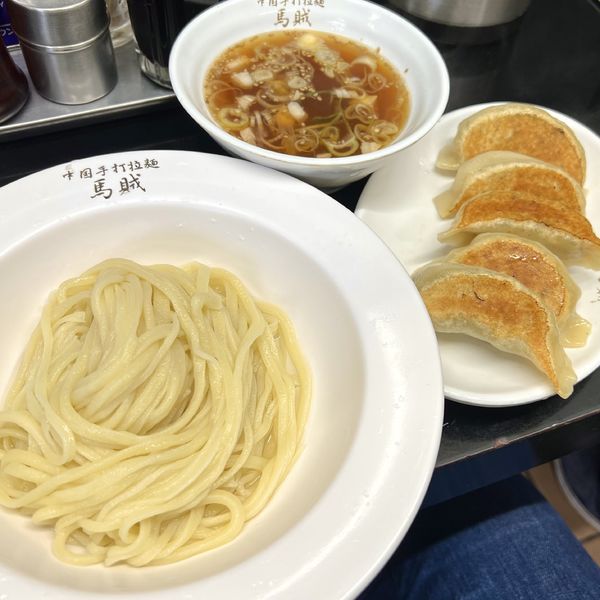 「つけ麺＋手打餃子」@中国手打拉麺 馬賊 日暮里店の写真