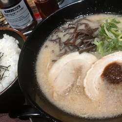 赤ダレとんこつラーメン（780円税込）