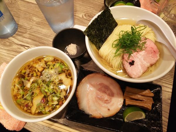 「醤油つけ麺（極上地鶏魚介出汁つけ麺）　1150円」@だれやめやの写真