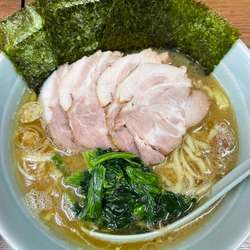 チャーシューメン+生卵+サービスライス