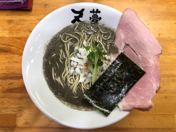 「煮干しらーめん【ヤバニボ】山椒＋替え玉」@めんや天夢の写真