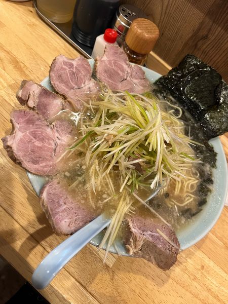 「岩のりネギチャーシュー　麺固め」@ラーメンショップ椿 新治店の写真