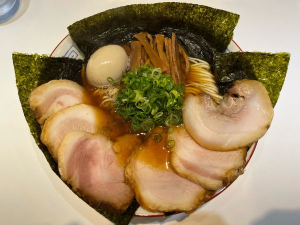 「温製イリコそば②醤油＋全部乗せ」@上方レインボーの写真