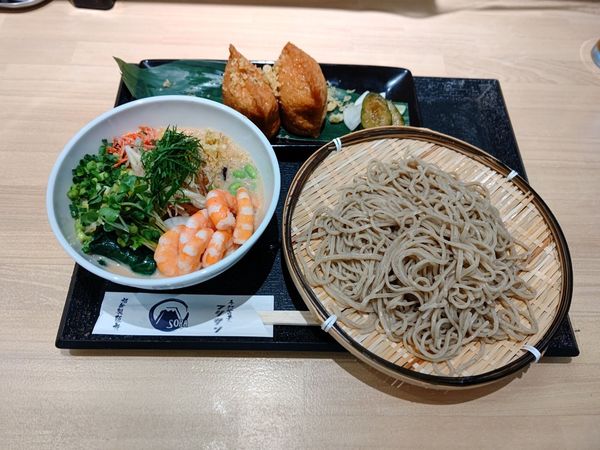 「海老と揚げなすの豆乳つけ汁せいろ1,150円」@手打蕎麦 フジサン 福舞製麺所の写真