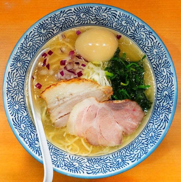 「味玉入り蛤塩そば」@中華そば 円月の写真