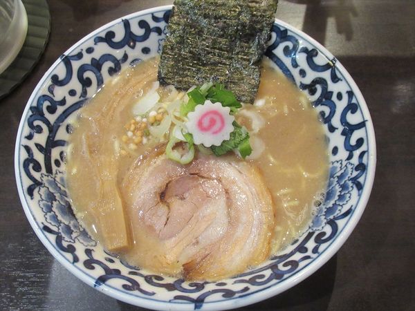 「らー麺（850円）」@東京駅 斑鳩の写真