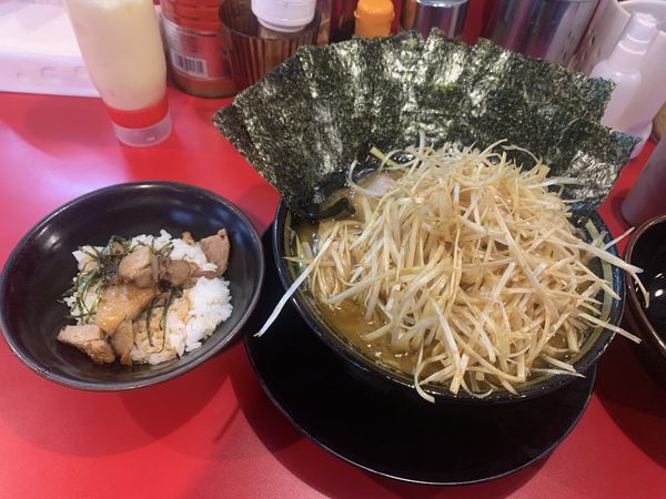 「白ネギラーメン」@家系ラーメン 王道 神道家の写真