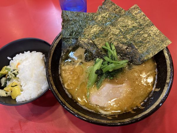 「ラーメン　ライス」@家系総本山 ラーメン吉村家の写真