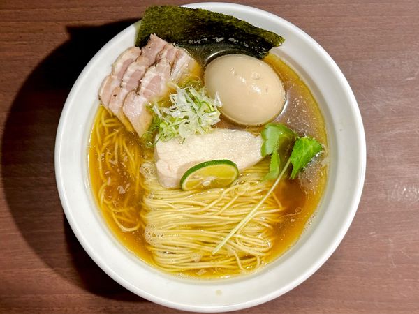 「★上中華 味玉メヂカ熟成醤油🍜¥1,090」@メヂカそば 吟魚の写真