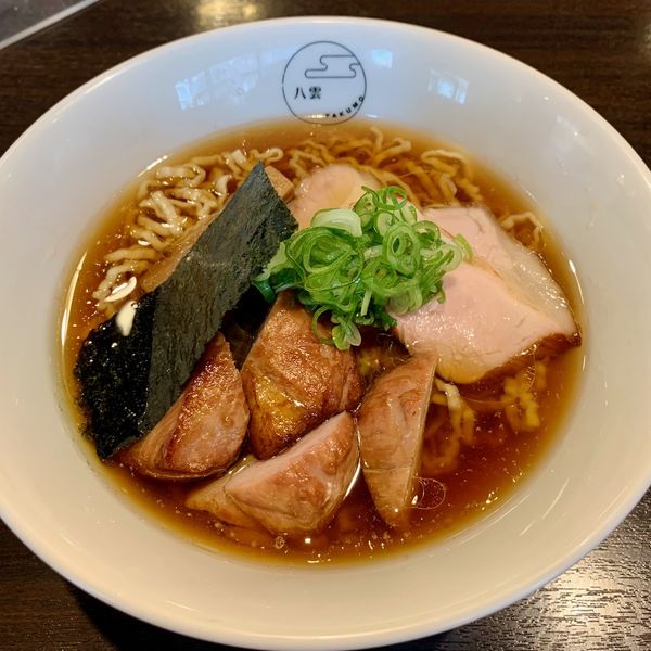 黒だし支那そば（平打ち縮れ麺）＋切り落としチャーシュー