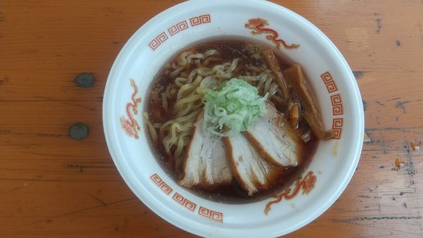 「あごダシ喜多方ラーメンBLACK900円＠らぁ麺 おかむら」@大つけ麺博 2022の写真