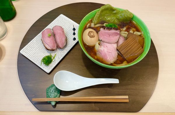 「特製手打中華蕎麦 醤油 & 鴨肉寿司 & ハートランドビール」@手打麺祭 かめ囲の写真