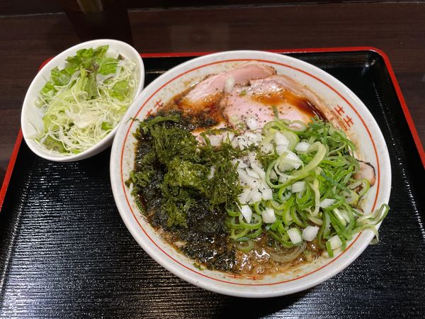 「燕三条背脂ラーメン(ネギ増し)」@麺鶏 宮崎郷土料理どぎゃん 立売堀店の写真