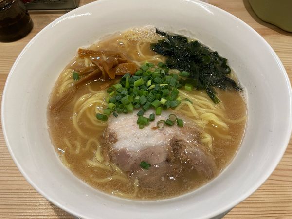 「白湯醤油ラーメン」@麺屋 えんまんの写真
