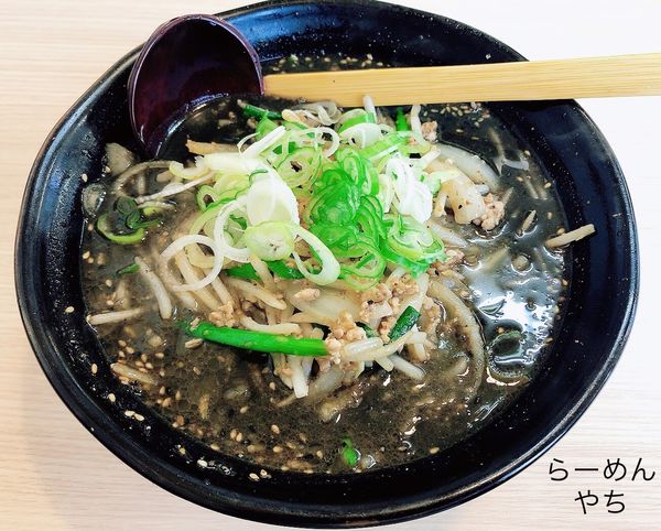 「黒味噌ラーメン（800円）」@らーめん やちの写真