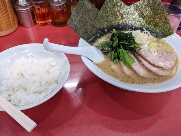「チャーシュー麺+小ライス」@鹿島家 鶴見店の写真