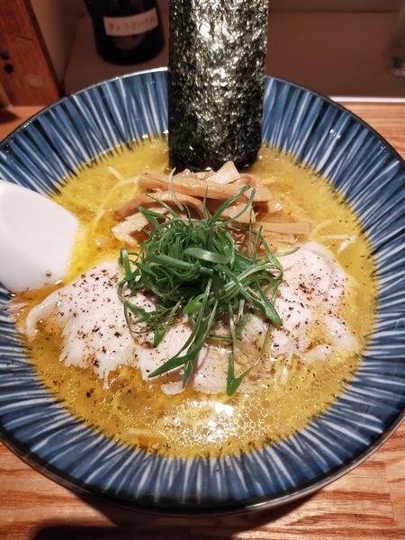 「萩尾中華そば」@博多ラーメン でぶちゃん 高田馬場本店の写真