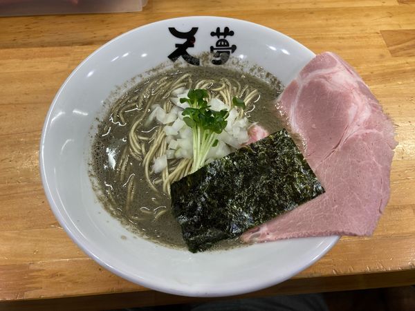 「煮干しラーメン【ヤバニボ】」@めんや天夢の写真