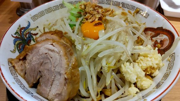 「小豚汁なし」@ラーメン豚山 東京ラーメン横丁店の写真