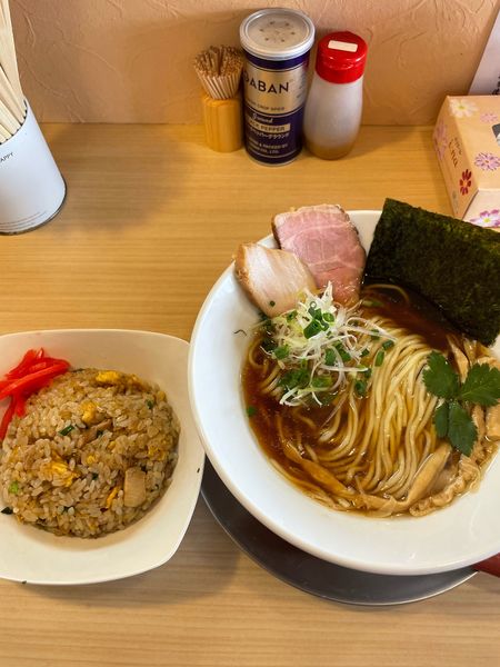 「生姜醤油らーめん&炒飯セット」@らーめん あづまや 十日町店の写真