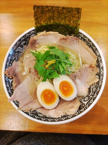 「ゆず塩らーめん+半熟玉子+チャーシュー  ﾒﾝﾏ抜き」@らーめん 仙松の写真