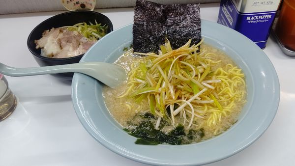 「ねぎラーメンチャーシュー丼セット千円」@ラーメンショップ 長和店の写真