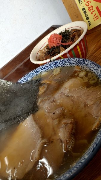 「特製中華そば（1200円税込）+豚ばらナンコツご飯」@中華そば専門 とんちぼの写真