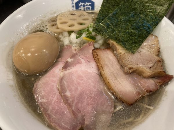 「特製煮干らーめん+和え玉」@西永福の煮干箱の写真