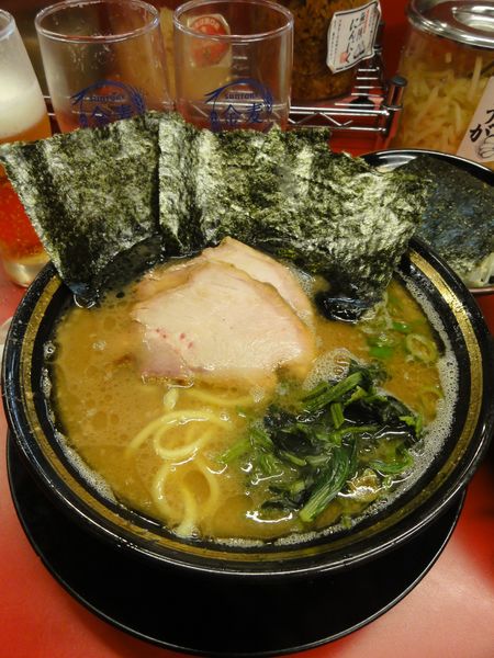 「ラーメン薄め半ライス🍺🍺🍺」@柏 王道家の写真