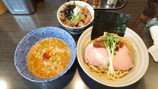 「味噌つけ麺（小） 890円 + 煮豚丼 260円」@ラーメンつけ麺 奔放の写真