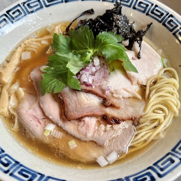 「鶏と貝出汁の中華そば ＋チャーシュー３種」@八二軒の写真