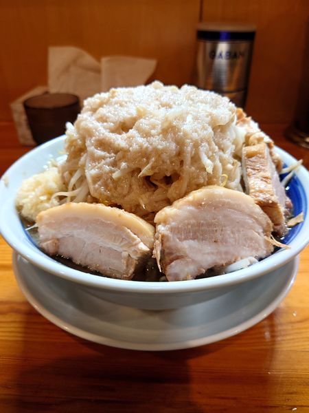 「豚ラーメン大盛り　野菜マシ　ニンニク　アブラ」@連の写真