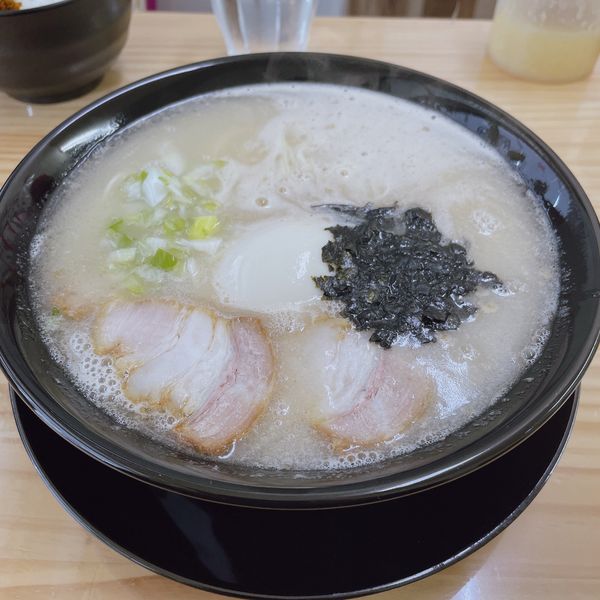 「煮卵ラーメン」@やまみラーメンの写真