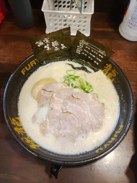 「福 とんこつラーメン  ｷｸﾗｹﾞ抜き」@とんこつラーメン 博多風龍 大宮東口駅前店の写真