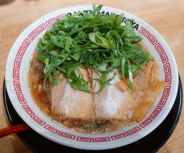 「九条ねぎ背脂醤油ラーメン」@ラーメンまこと屋 早田栄町金華橋店の写真