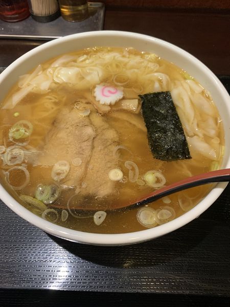 「ワンタンメン＋ワンタン」@中華蕎麦 金魚の写真