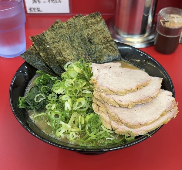 「チャーシューメン 九条ネギ」@横浜家系ラーメン 宮里家の写真