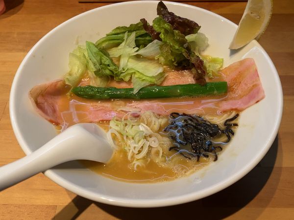 「【周年限定】濃厚鶏白湯らーめん980円」@ふかや女子流 アイモの写真