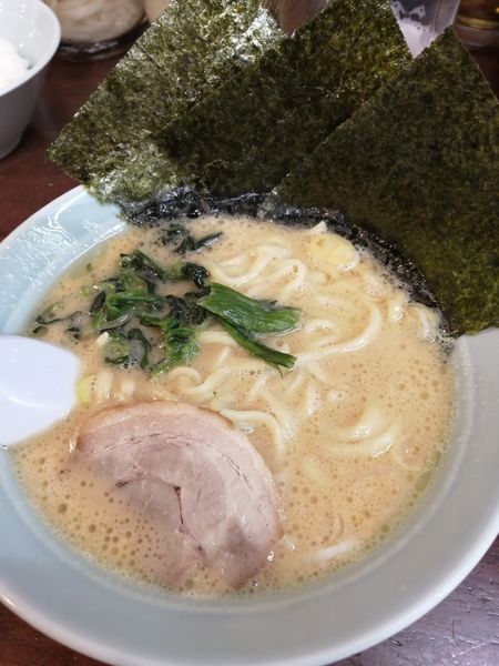 「醤油ラーメン」@横浜家系ラーメン 魂心家 沼津店の写真