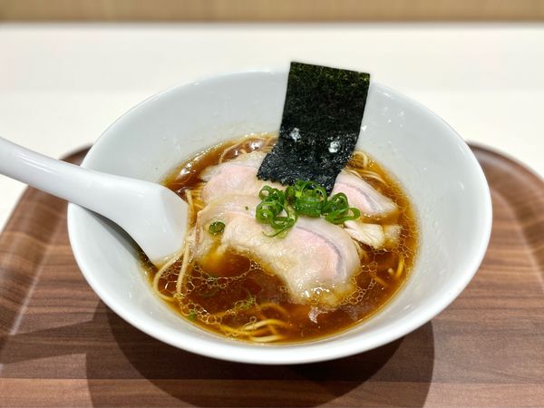 「鴨×鶏 淡麗醤油らーめん¥800」@淡麗拉麺 己巳の写真