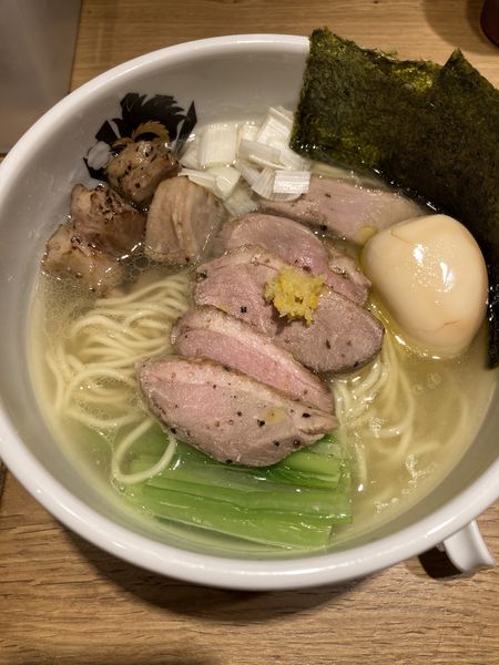 「特製鴨中華そば、塩」@満鶏軒 渋谷並木橋店の写真